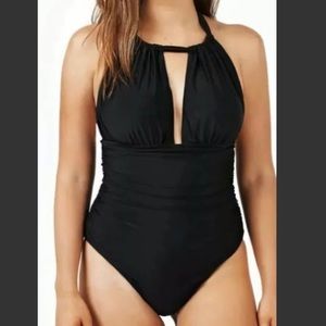 CUPSHE sexy ruched torso/tummy control black halter bathing suit NWT Med Black